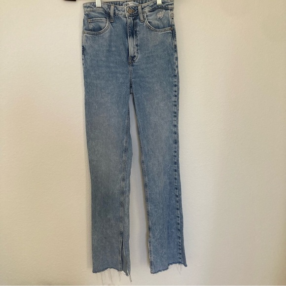 Zara Denim - Zara High Waisted Jeans with Split Inside Hem Size 2